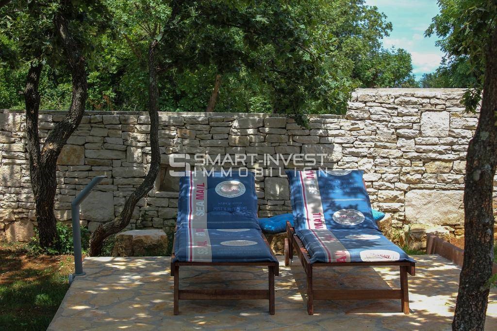 ISTRIA - Svetvinčenat, 5-bedrooms house with pool, on a secluded location