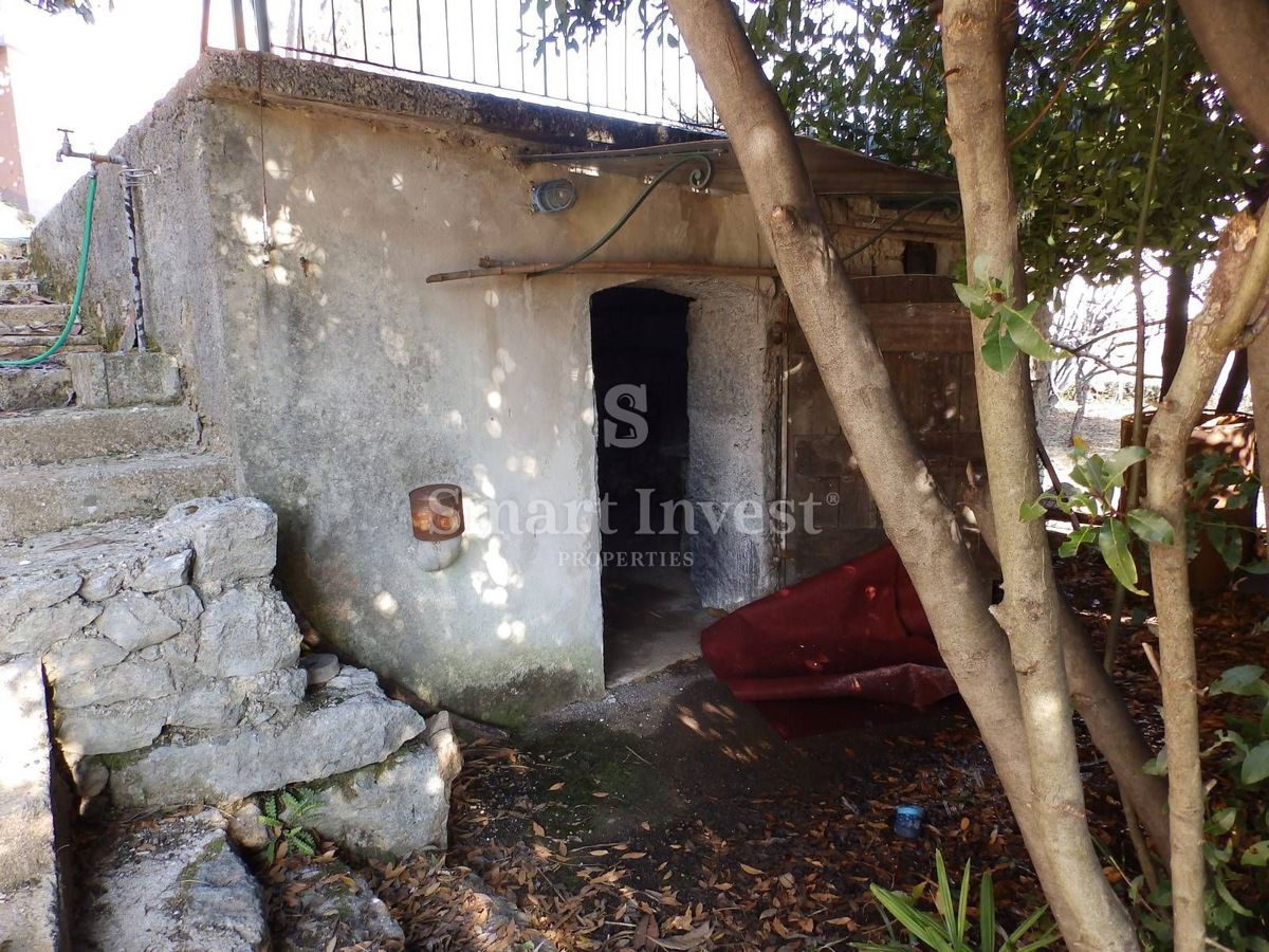 ABBAZIA - POBRI, Casa indipendente di 180 m2 con un grande giardino, in vendita