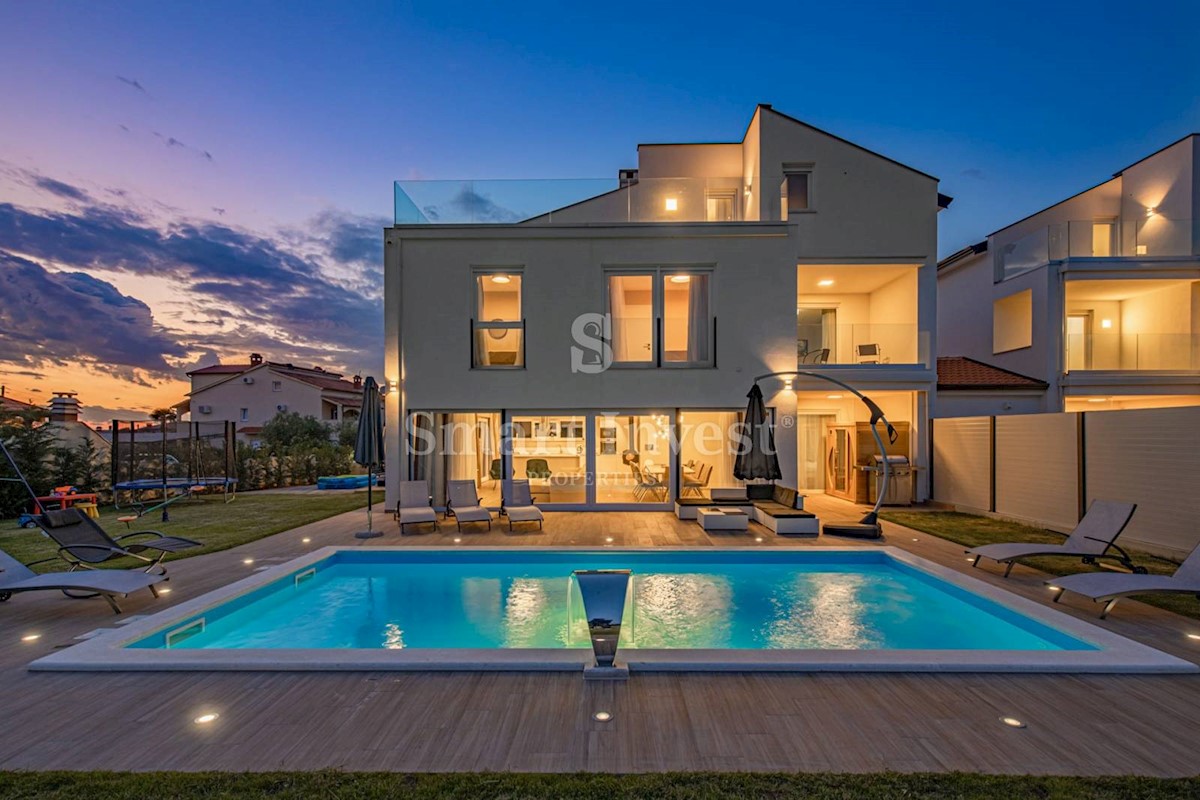 ISTRIA - POREČ, LUXURY VILLA WITH HEATED POOL AND SEA VIEW – 5 km to the sea