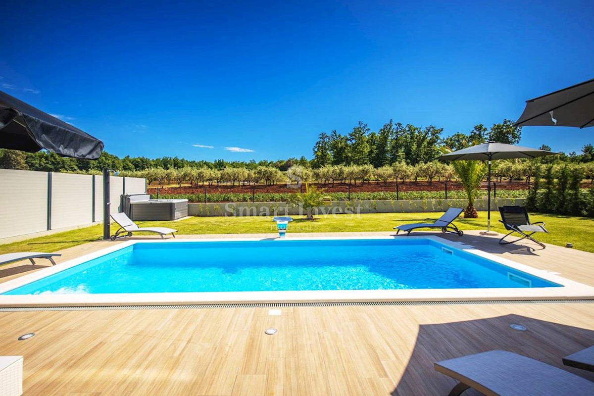 ISTRIA - POREČ, LUXURY VILLA WITH HEATED POOL AND SEA VIEW – 5 km to the sea