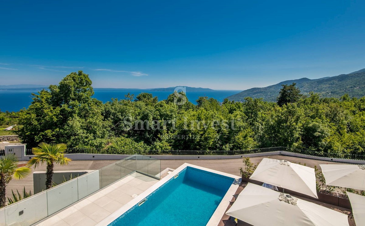 ABBAZIA - VEPRINAC, villa moderna con vista panoramica sul mare, in vendita