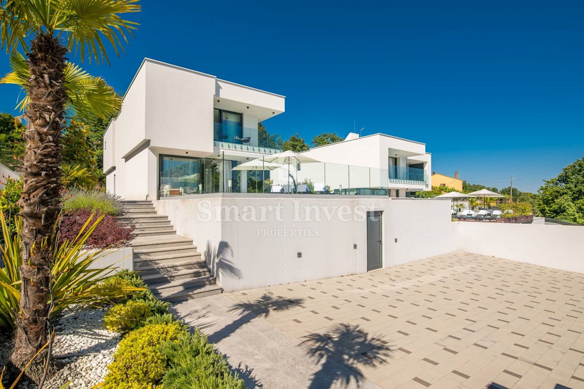 ABBAZIA - VEPRINAC, villa moderna con vista panoramica sul mare, in vendita