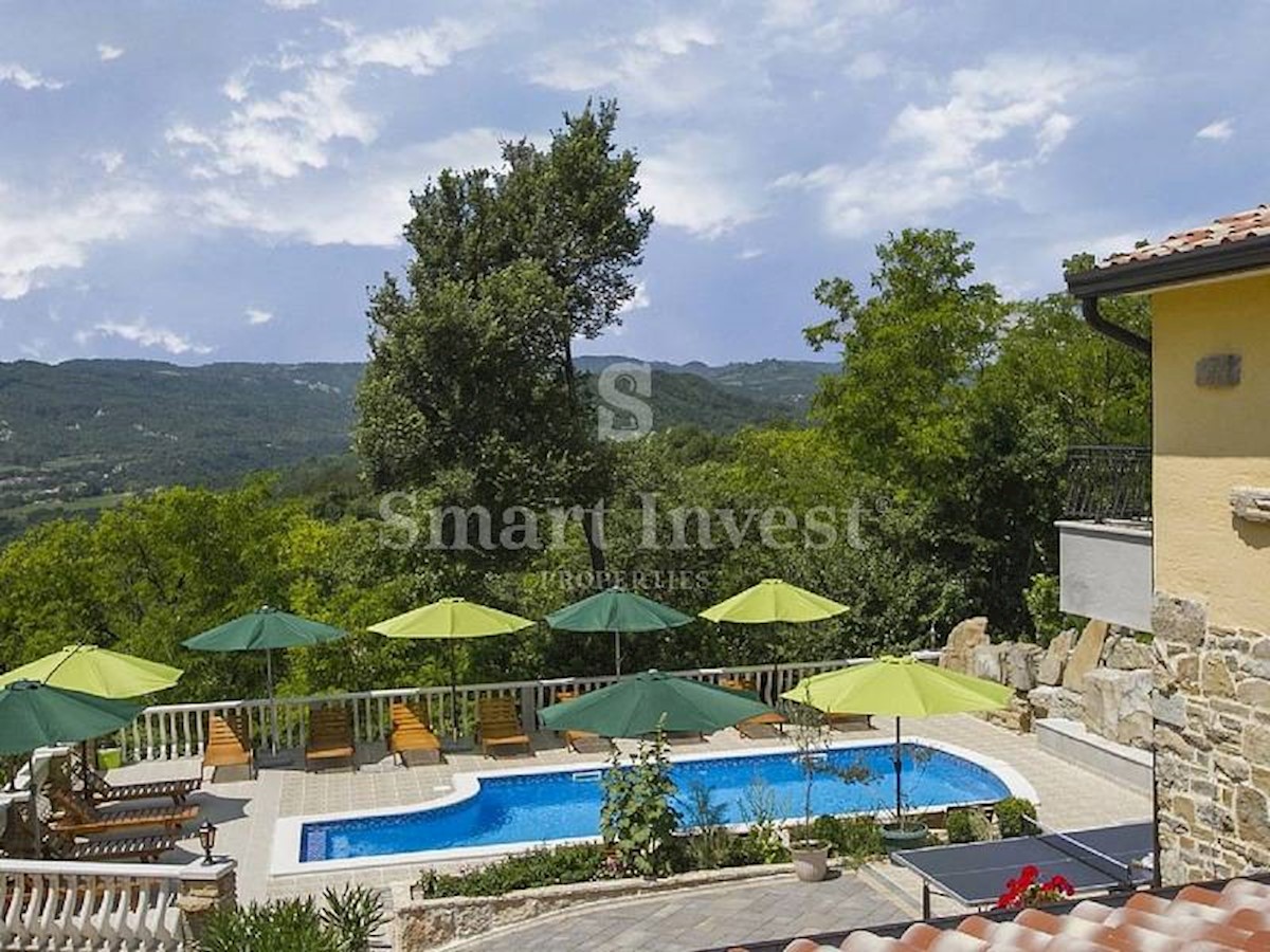 ISTRIA, TWO TRADITIONAL HOUSES WITH POOL IN CENTRAL ISTRIA