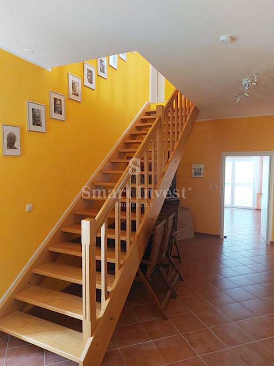 ISTRIA - POREČ, COMFORTABLE 4-BEDROOMS HOUSE, 4 km to the sea