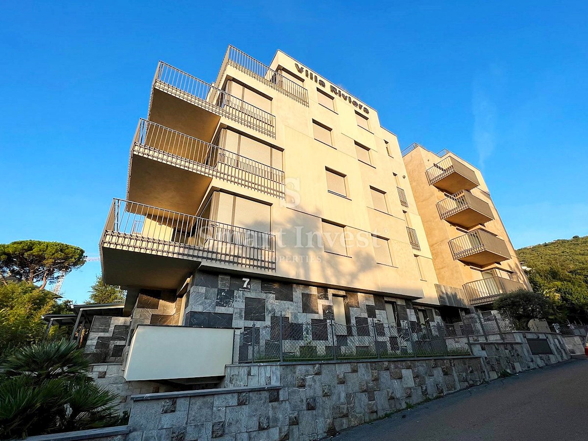 OPATIJA - CENTER, EXCLUSIVE NEW BUILDING WITH 15 APARTMENTS AND GARAGE