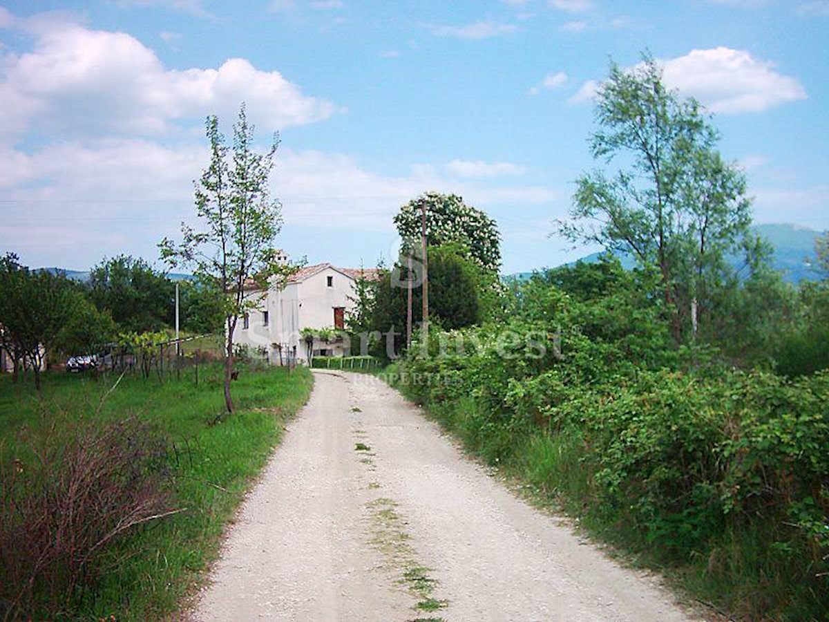 ISTRIA, Estate of 83.294 m2, including 4.500 m2 building land