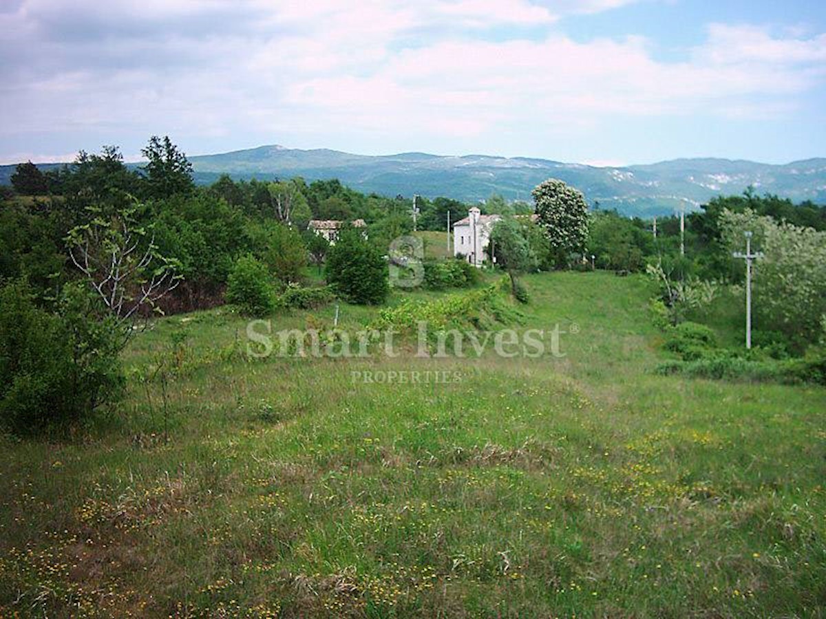 ISTRIA, Estate of 83.294 m2, including 4.500 m2 building land