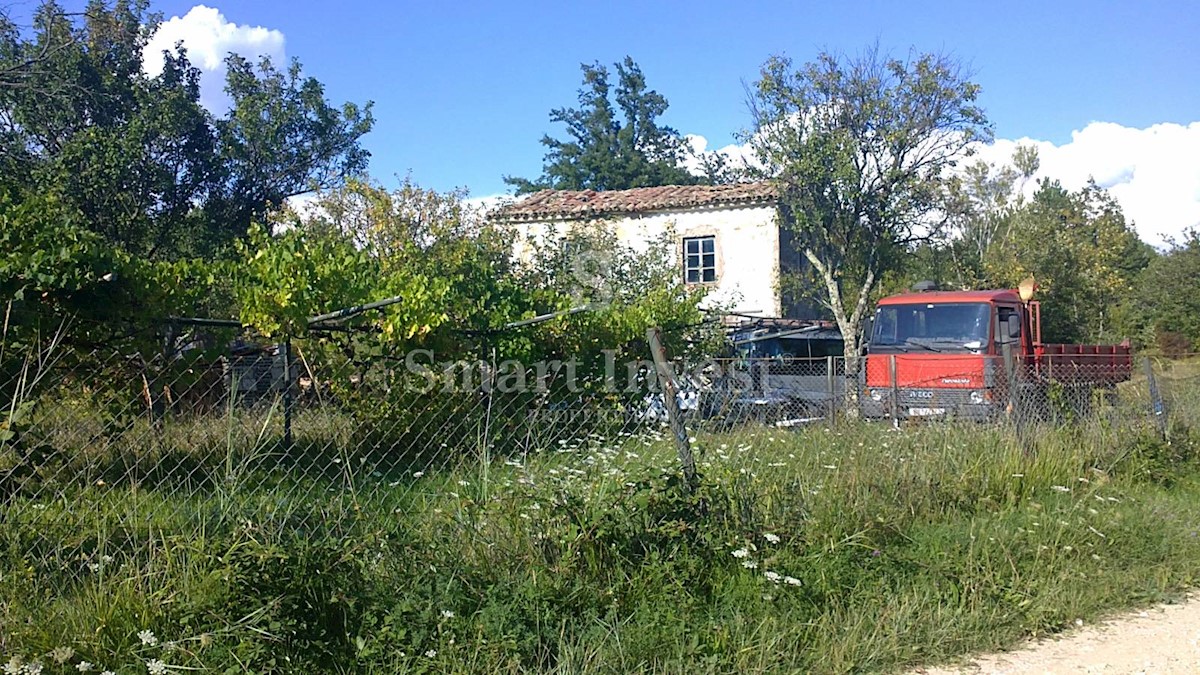 ISTRIA, Estate of 83.294 m2, including 4.500 m2 building land