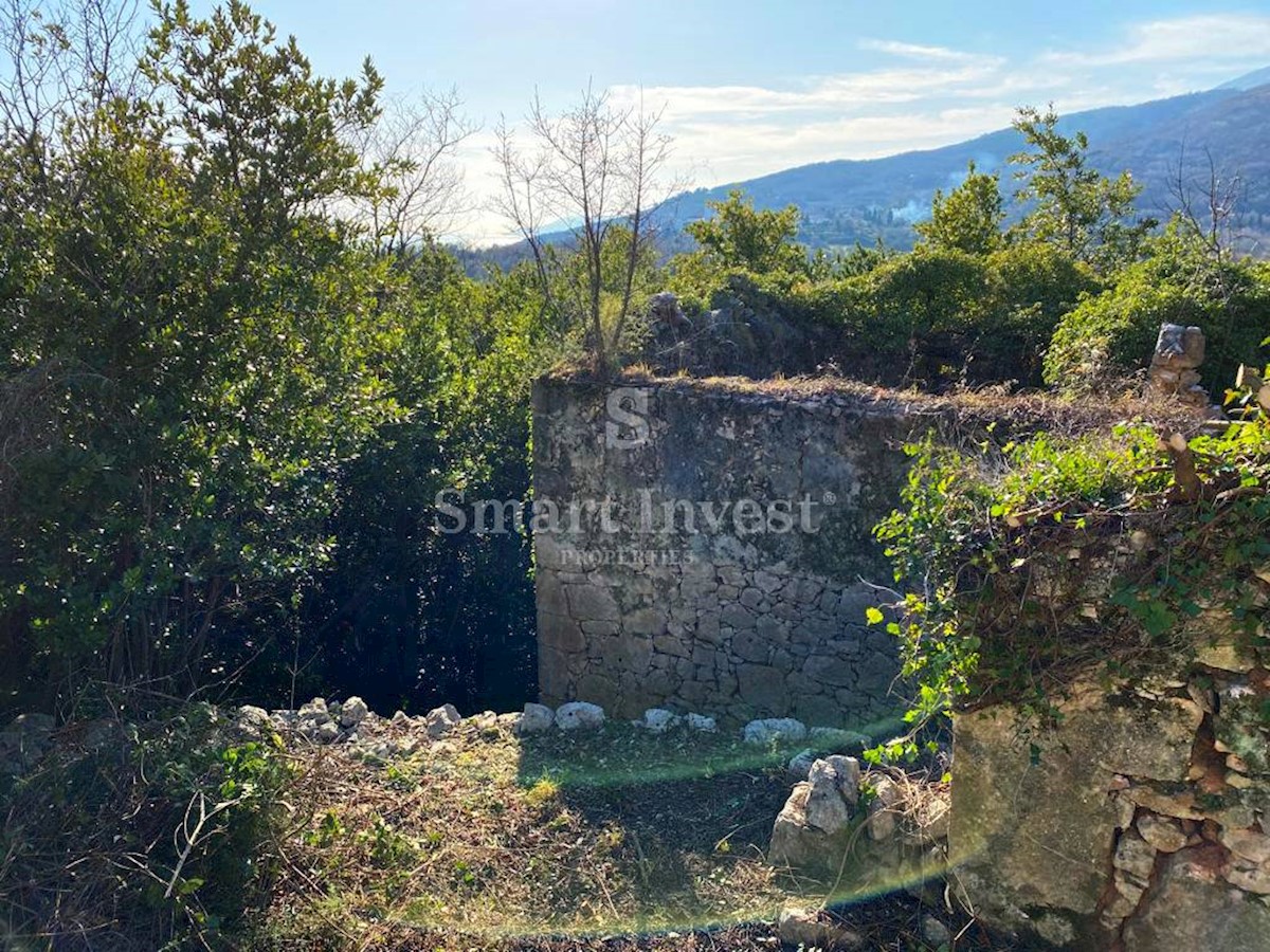 OPATIJA RIVIERA, Land of 3.282 m2 with 7 ruin stone houses and panoramic sea view