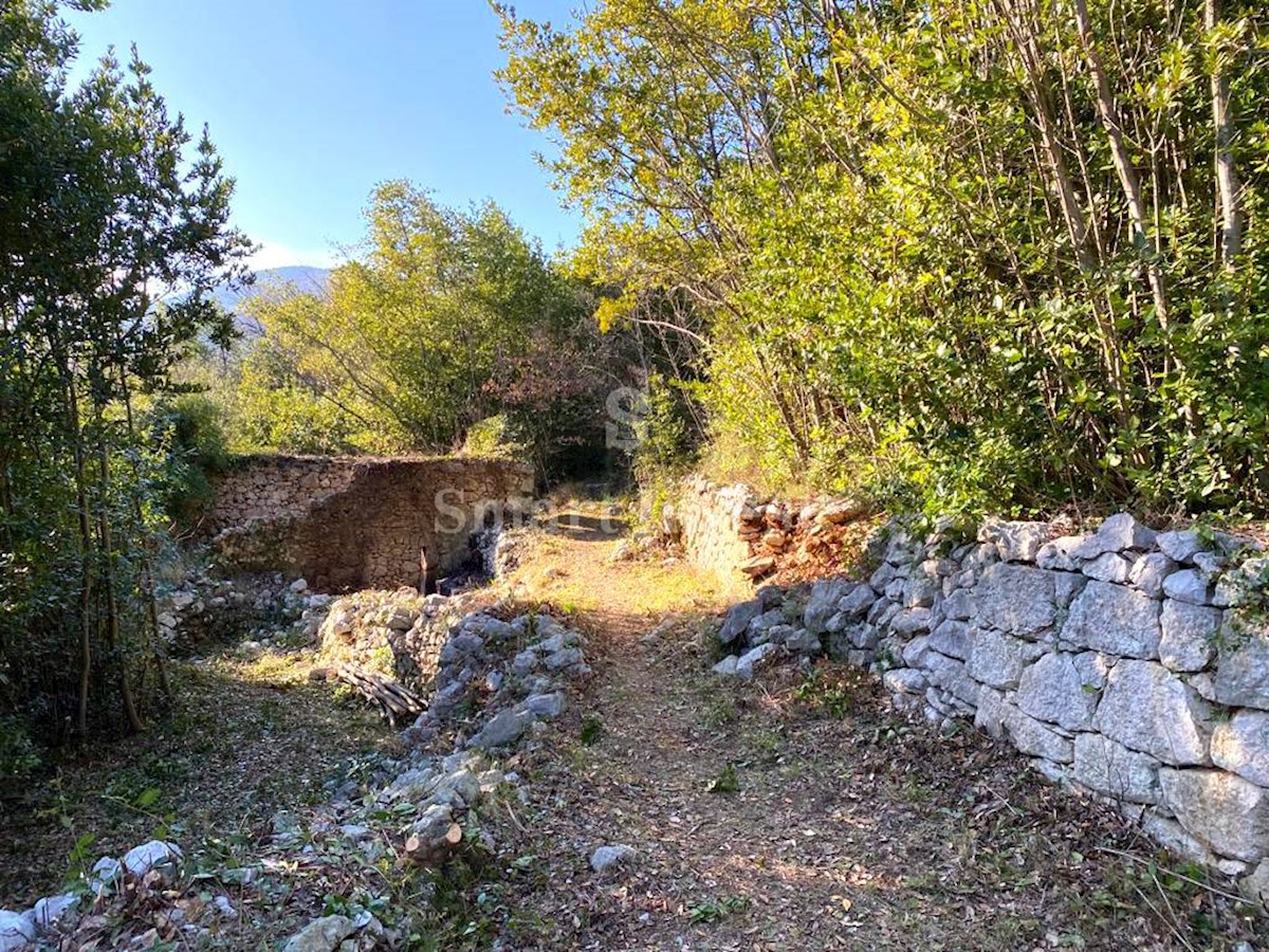 OPATIJA RIVIERA, Land of 3.282 m2 with 7 ruin stone houses and panoramic sea view