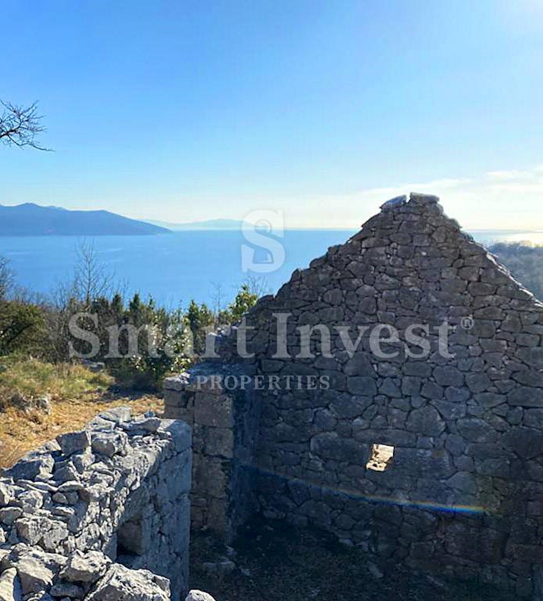 OPATIJA RIVIERA, Land of 3.282 m2 with 7 ruin stone houses and panoramic sea view