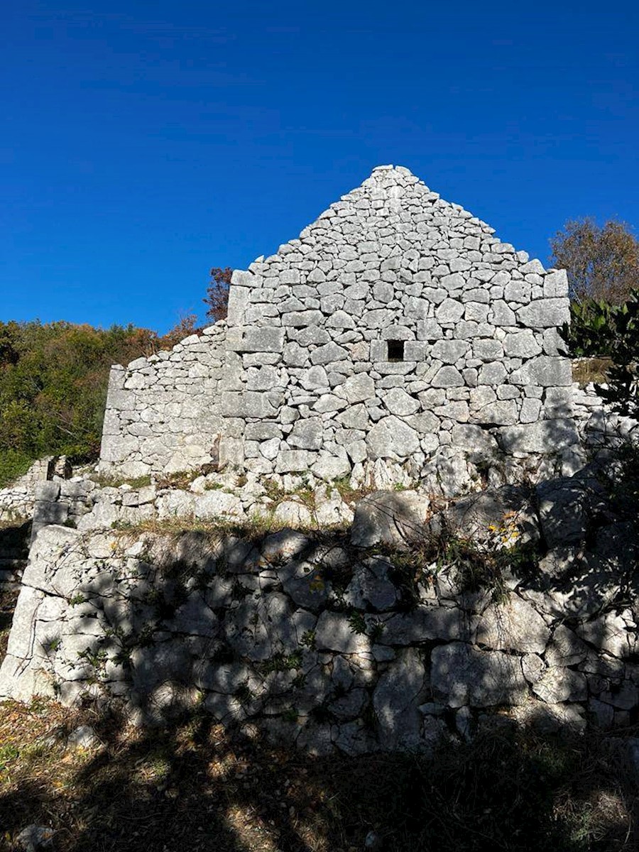 OPATIJA RIVIERA, Land of 3.282 m2 with 7 ruin stone houses and panoramic sea view