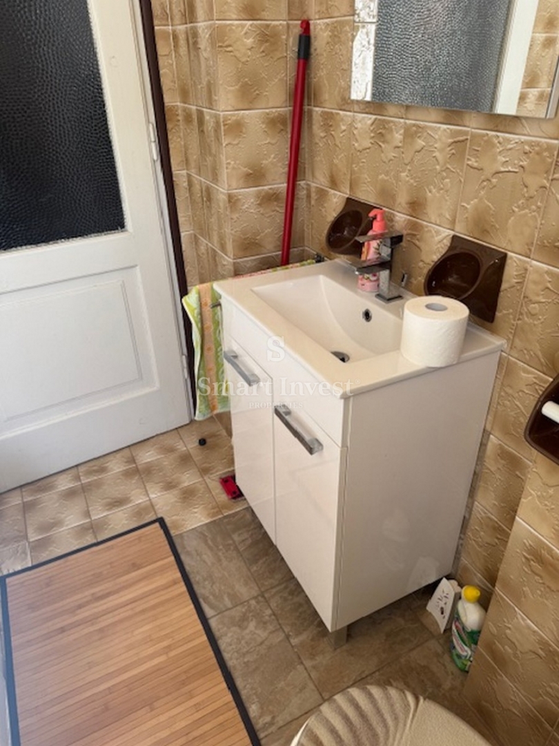 LAURANA, Piano di una casa con giardino, vicino al mare e al centro