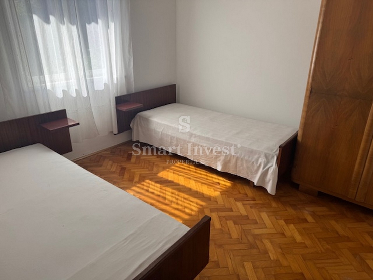 LAURANA, Piano di una casa con giardino, vicino al mare e al centro