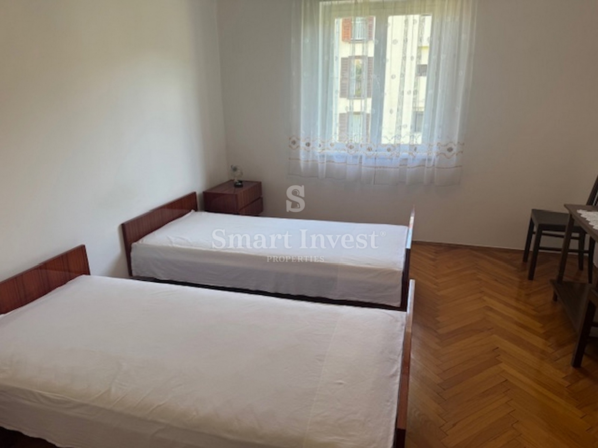 LAURANA, Piano di una casa con giardino, vicino al mare e al centro