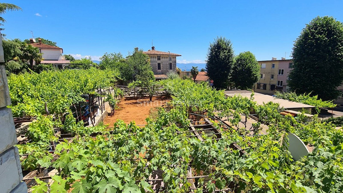 LAURANA, Piano di una casa con giardino, vicino al mare e al centro