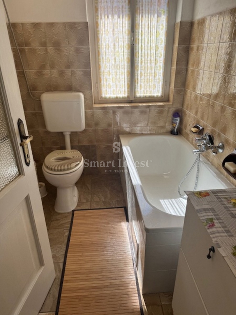 LAURANA, Piano di una casa con giardino, vicino al mare e al centro