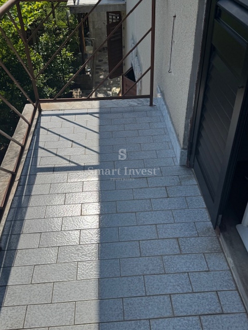 LAURANA, Piano di una casa con giardino, vicino al mare e al centro