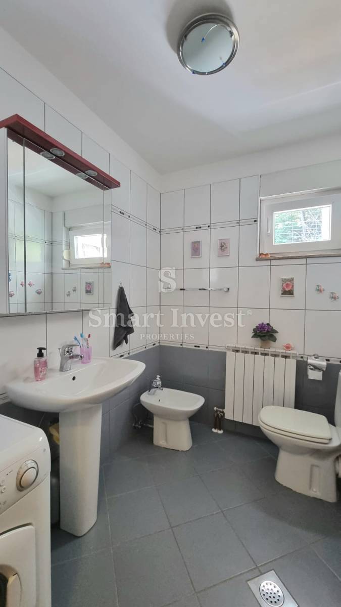 ABBAZIA, trilocale con vista mare e garage, in vendita