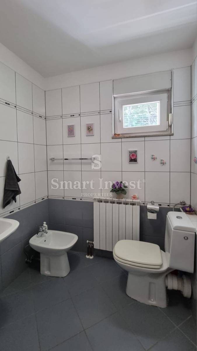 ABBAZIA, trilocale con vista mare e garage, in vendita