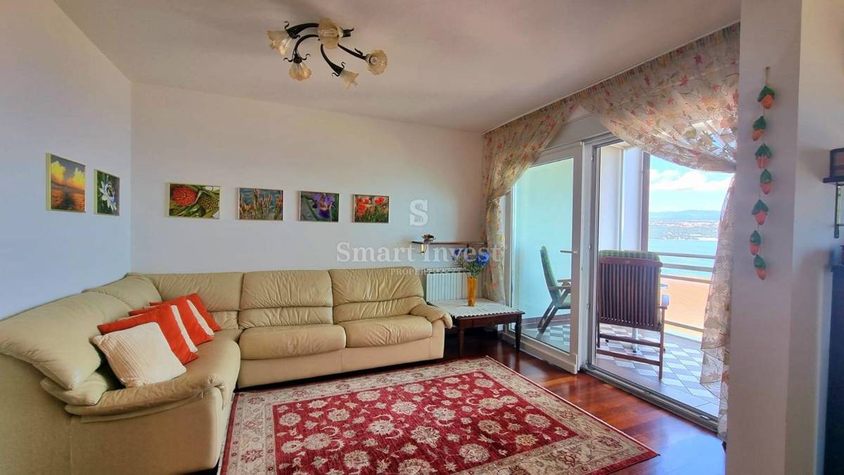 ABBAZIA, trilocale con vista mare e garage, in vendita