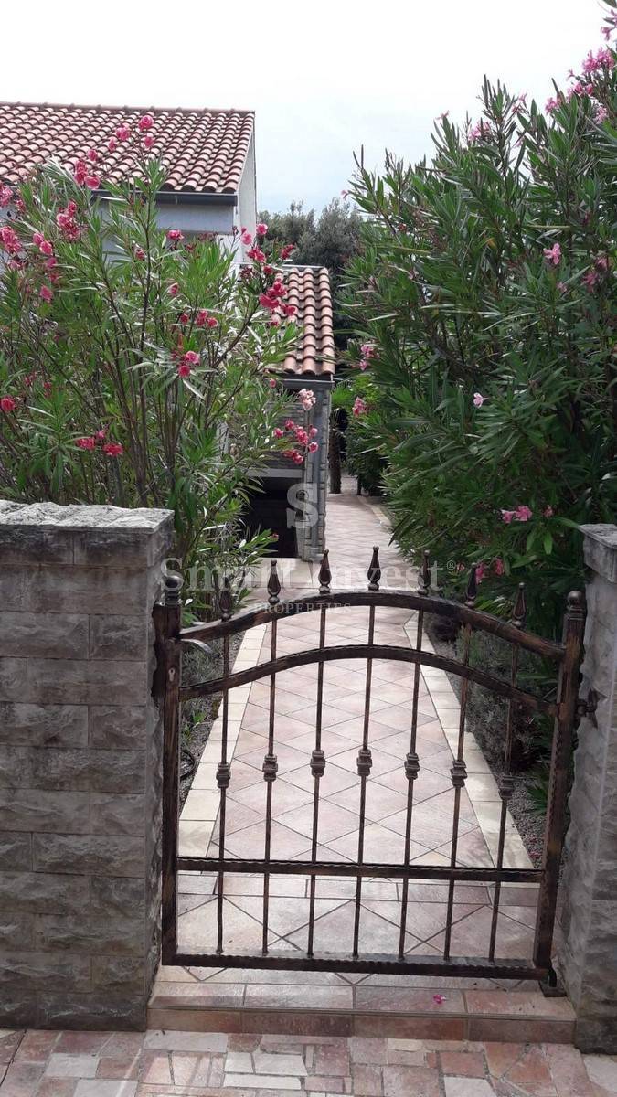 KRK ISLAND, Detached house with pool, for sale