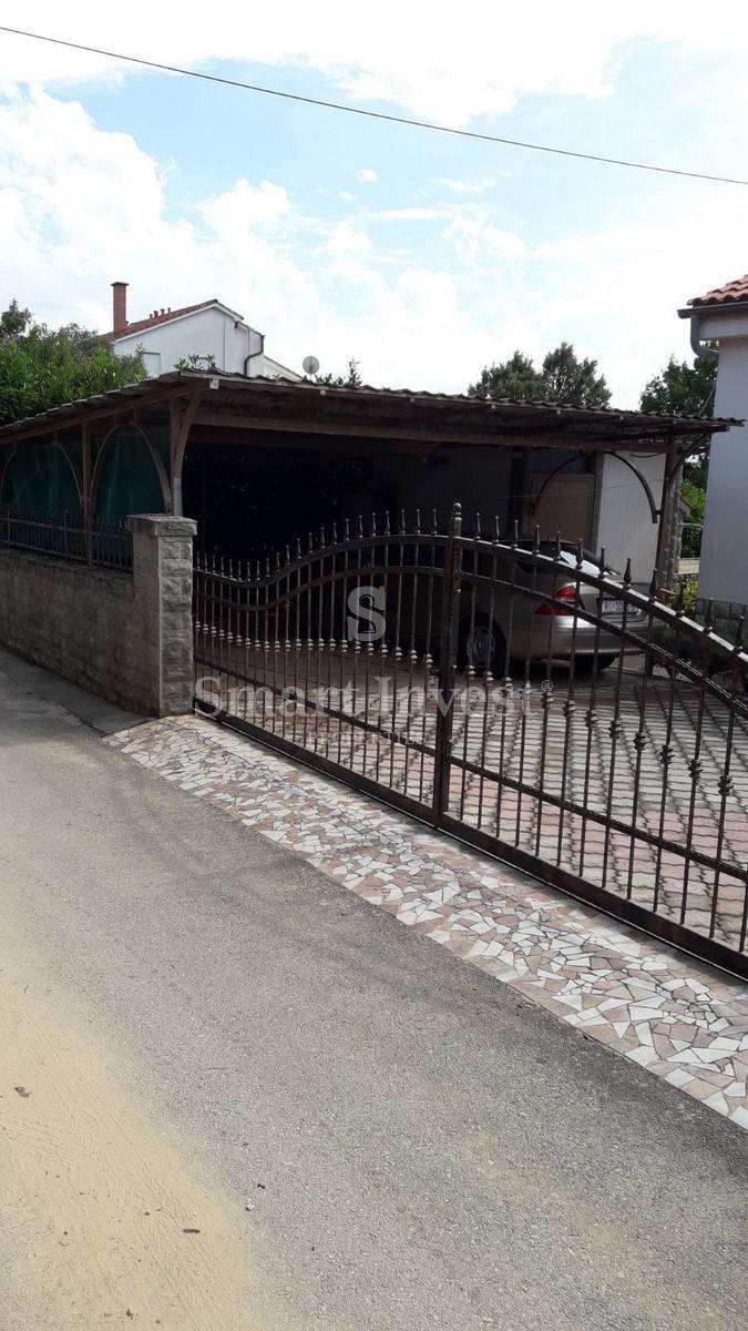 KRK ISLAND, Detached house with pool, for sale