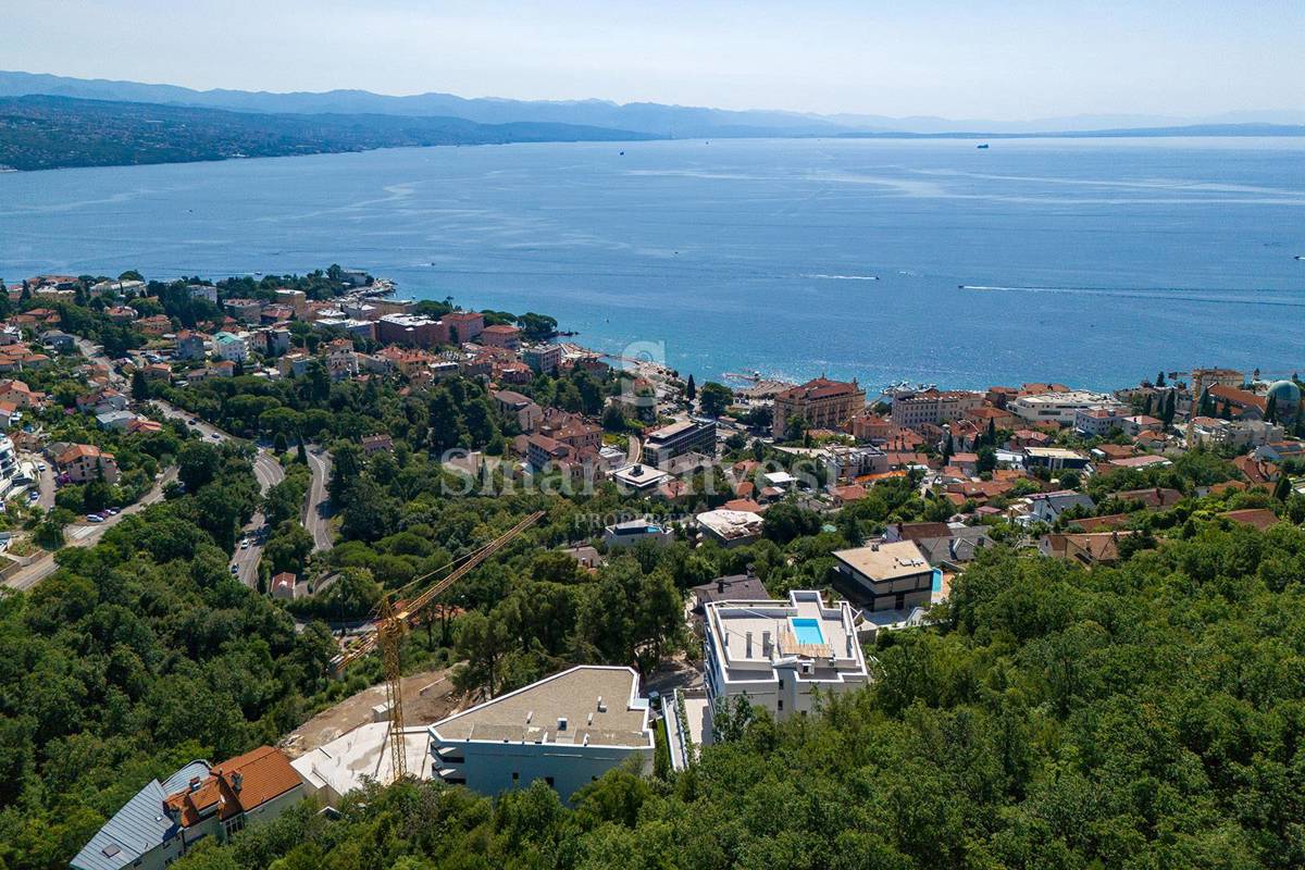 ABBAZIA, lussuoso appartamento trilocale con vista mare in complesso con piscina