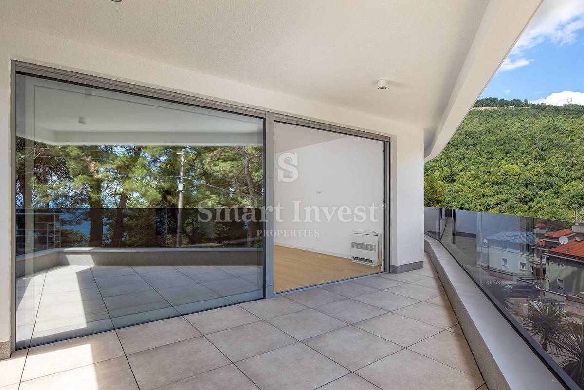 ABBAZIA, lussuoso appartamento trilocale con vista mare in complesso con piscina