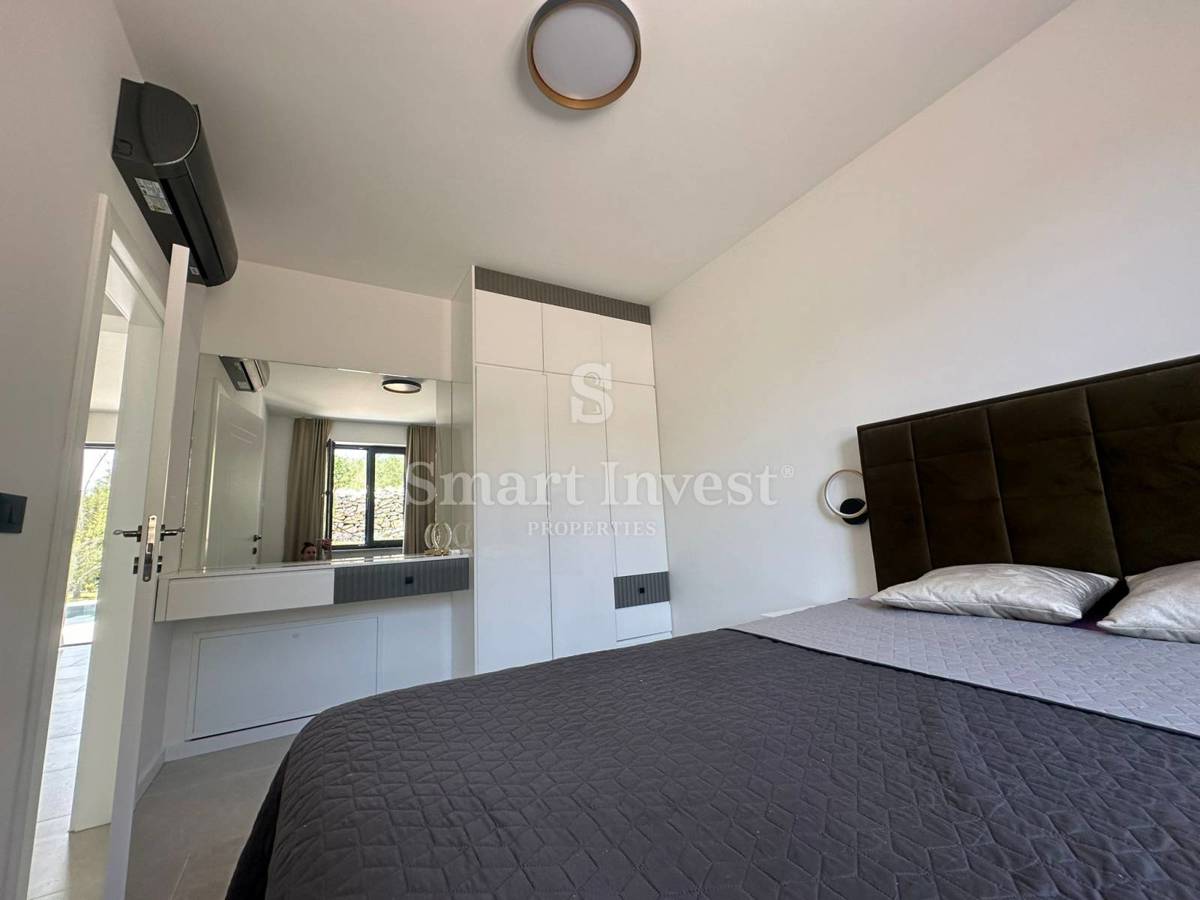 ISTRIA - LABIN, nuova villa con 2 appartamenti e piscina