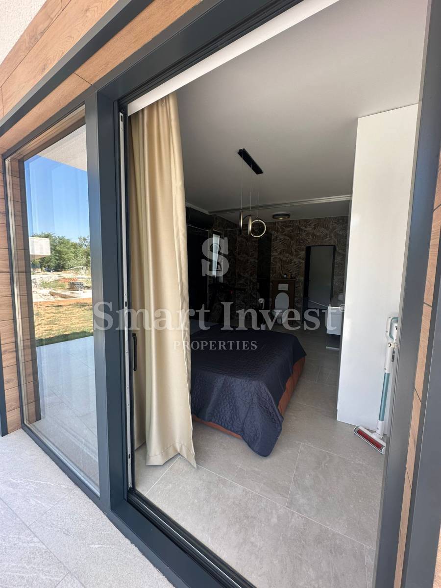 ISTRIA - LABIN, nuova villa con 2 appartamenti e piscina