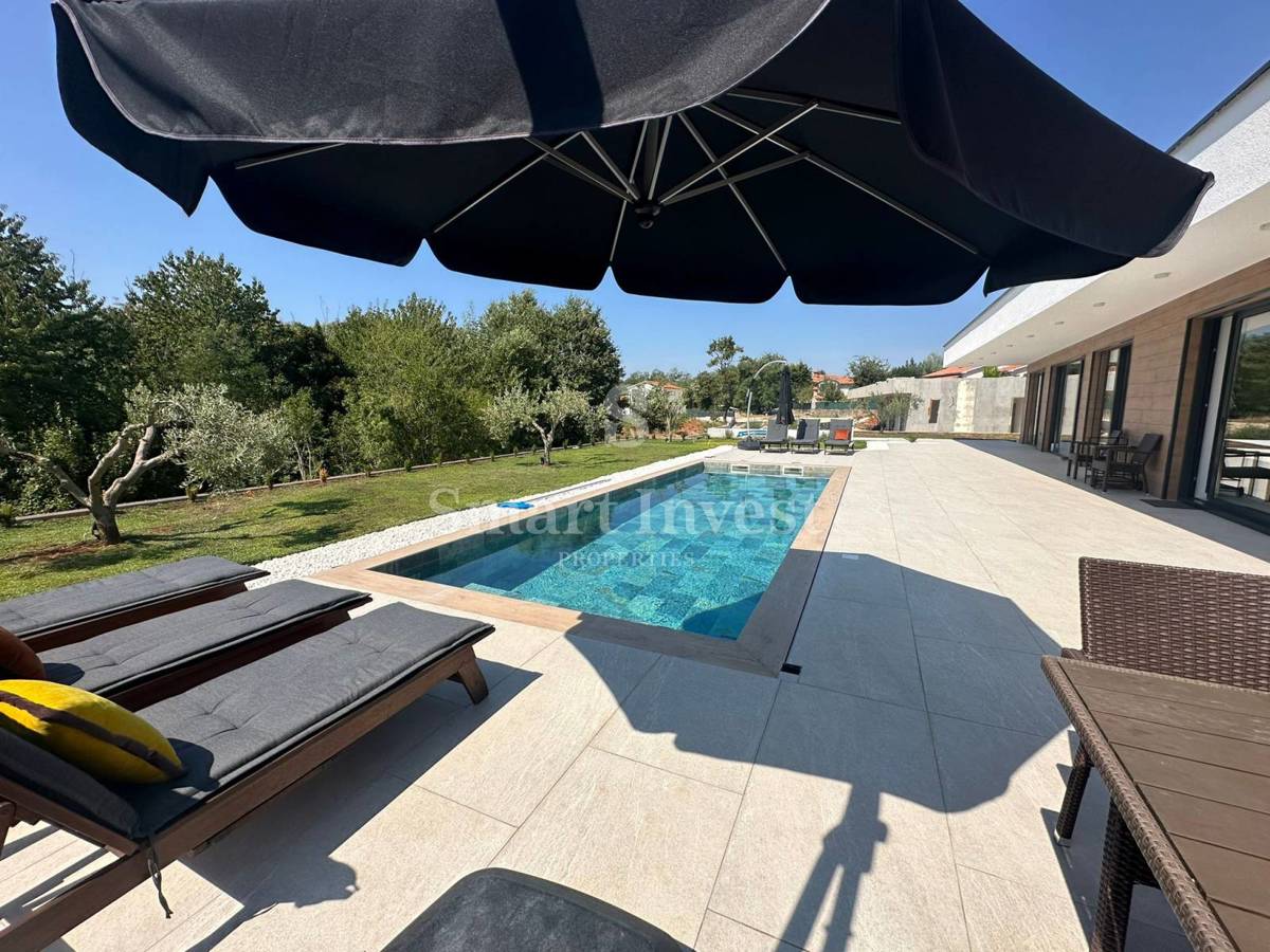 ISTRIA - LABIN, nuova villa con 2 appartamenti e piscina