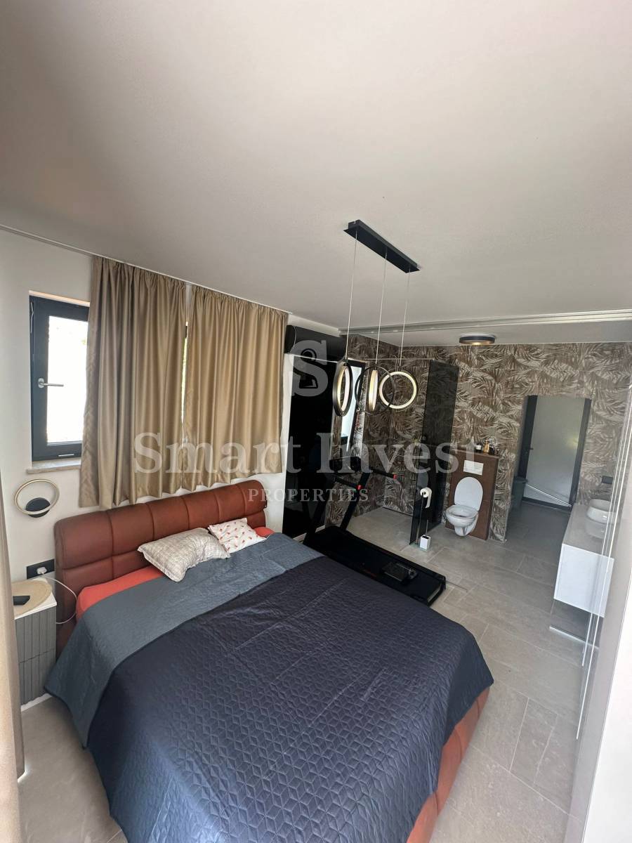 ISTRIA - LABIN, nuova villa con 2 appartamenti e piscina