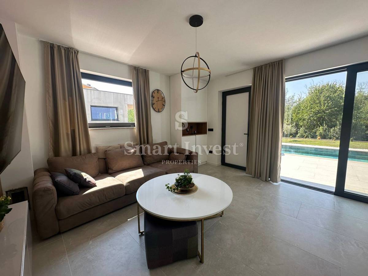 ISTRIA - LABIN, nuova villa con 2 appartamenti e piscina