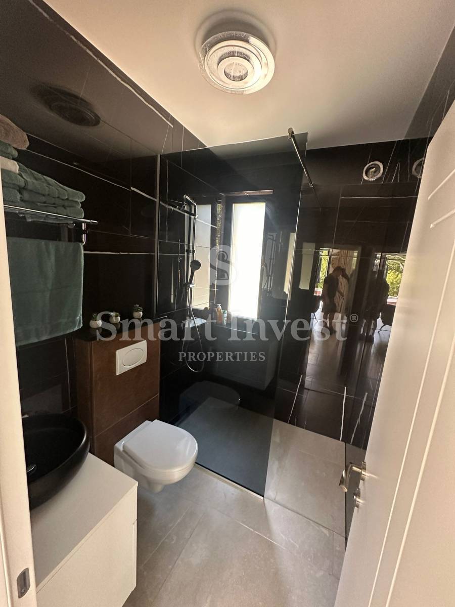 ISTRIA - LABIN, nuova villa con 2 appartamenti e piscina