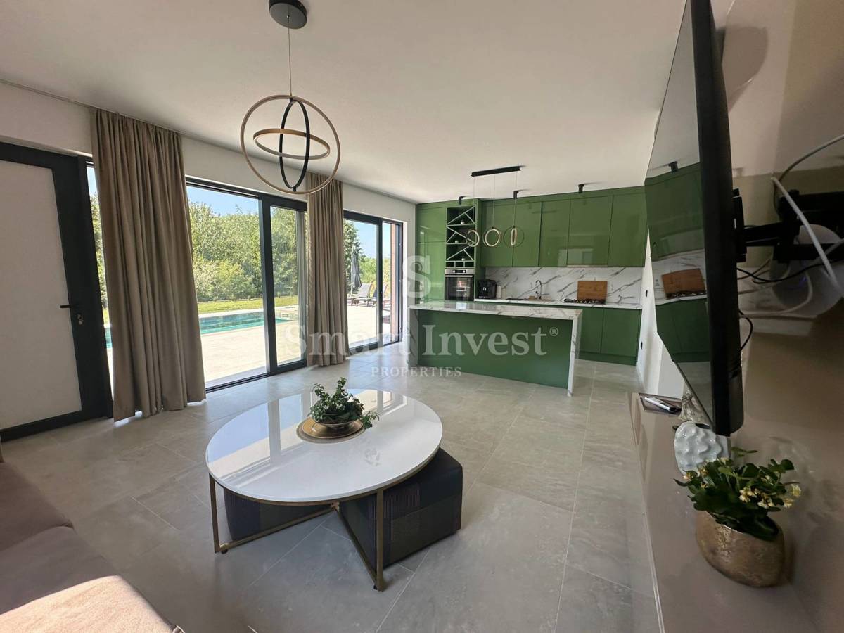 ISTRIA - LABIN, nuova villa con 2 appartamenti e piscina
