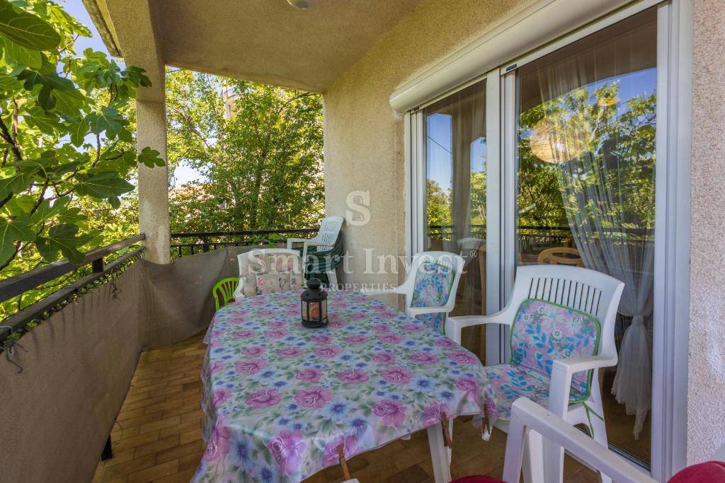 DRAMALJ, casa con 5 appartamenti e 2 garage vicino al mare