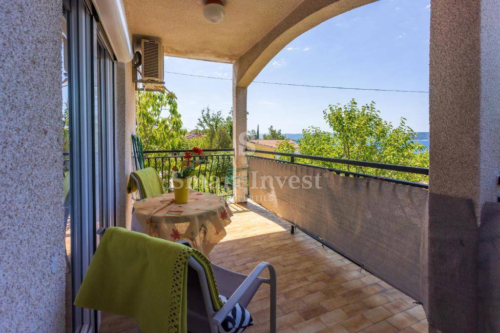 DRAMALJ, casa con 5 appartamenti e 2 garage vicino al mare