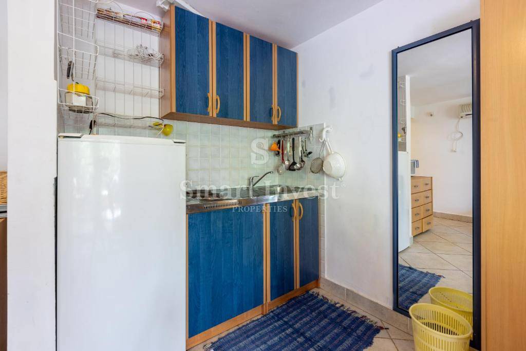 DRAMALJ, casa con 5 appartamenti e 2 garage vicino al mare