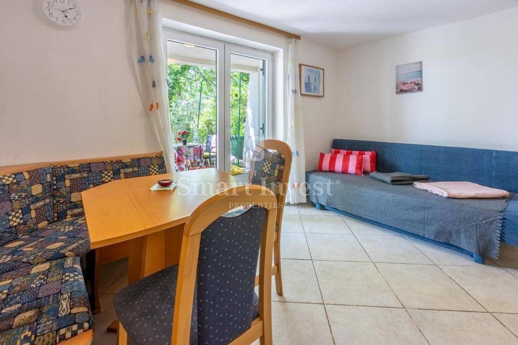 DRAMALJ, casa con 5 appartamenti e 2 garage vicino al mare