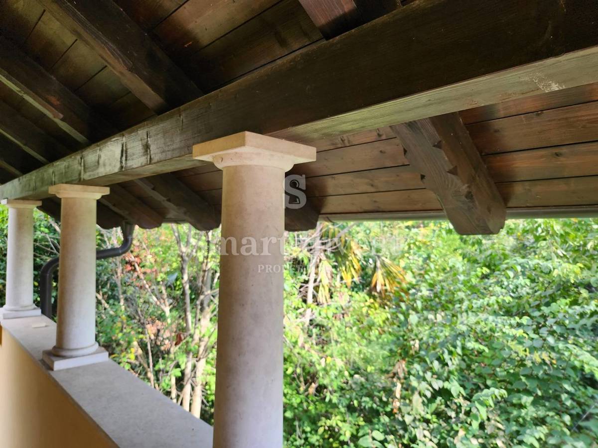 ABBAZIA - CENTRO, appartamento in villa storica, 100 m dal mare