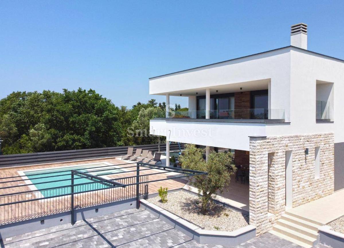 ISTRIA - FAŽANA, villa moderna con piscina vicino al mare