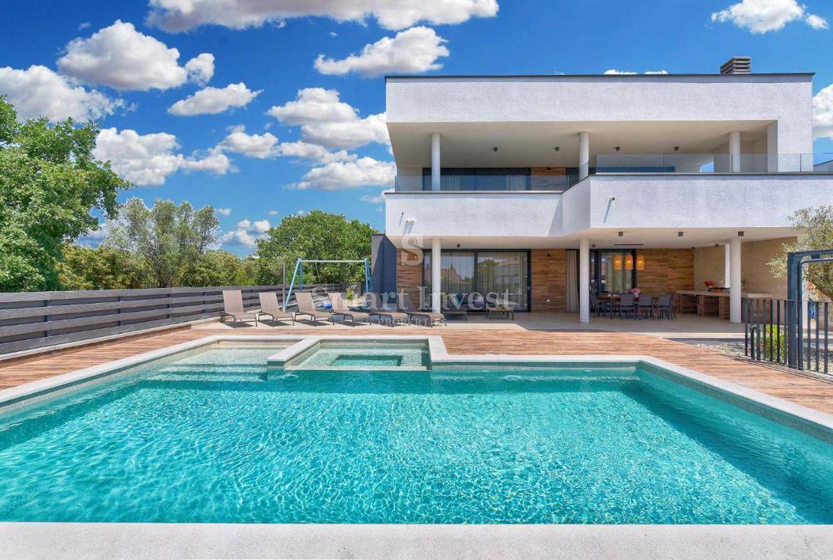 ISTRIA - FAŽANA, villa moderna con piscina vicino al mare