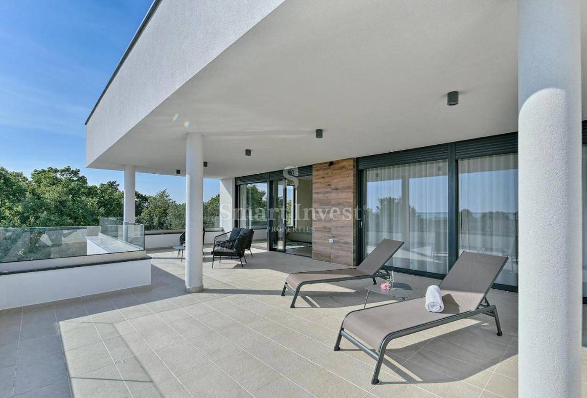 ISTRIA - FAŽANA, villa moderna con piscina vicino al mare