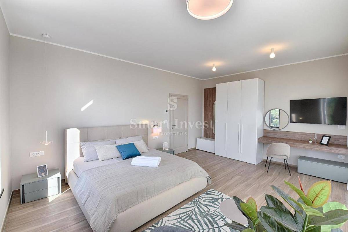 ISTRIA - FAŽANA, villa moderna con piscina vicino al mare