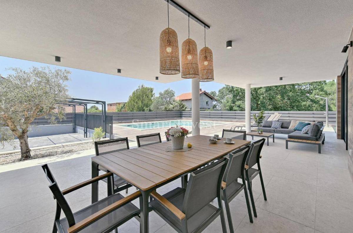 ISTRIA - FAŽANA, villa moderna con piscina vicino al mare