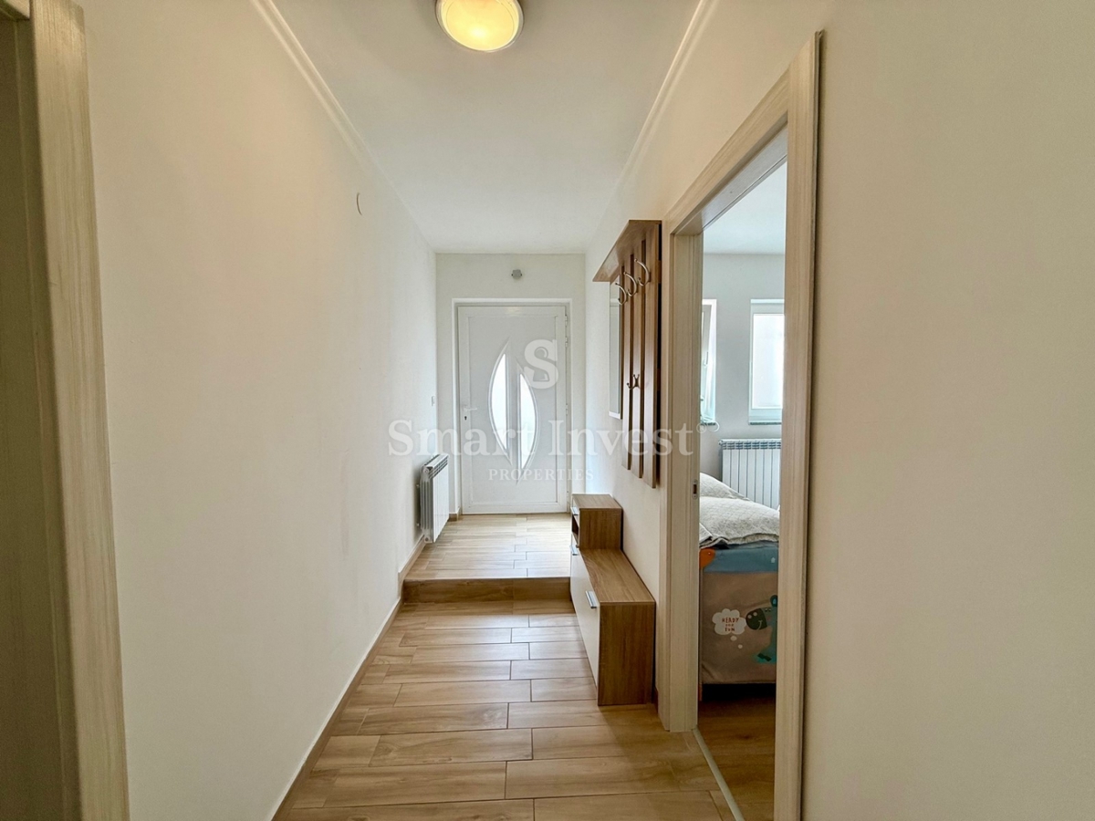 IČIĆI - POLJANE, appartamento con giardino e piscina