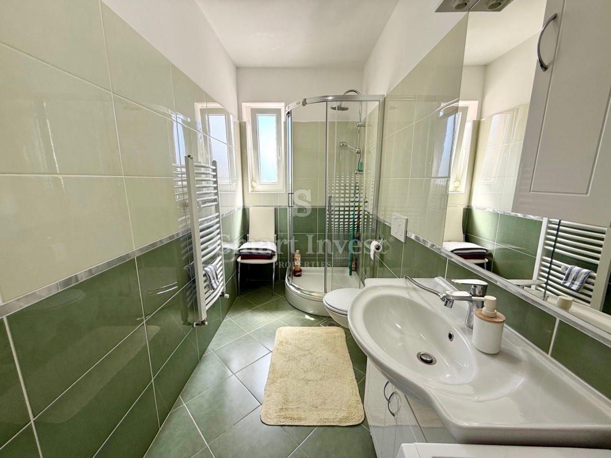 IČIĆI - POLJANE, appartamento con giardino e piscina