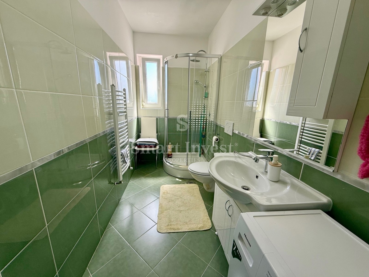 IČIĆI - POLJANE, appartamento con giardino e piscina