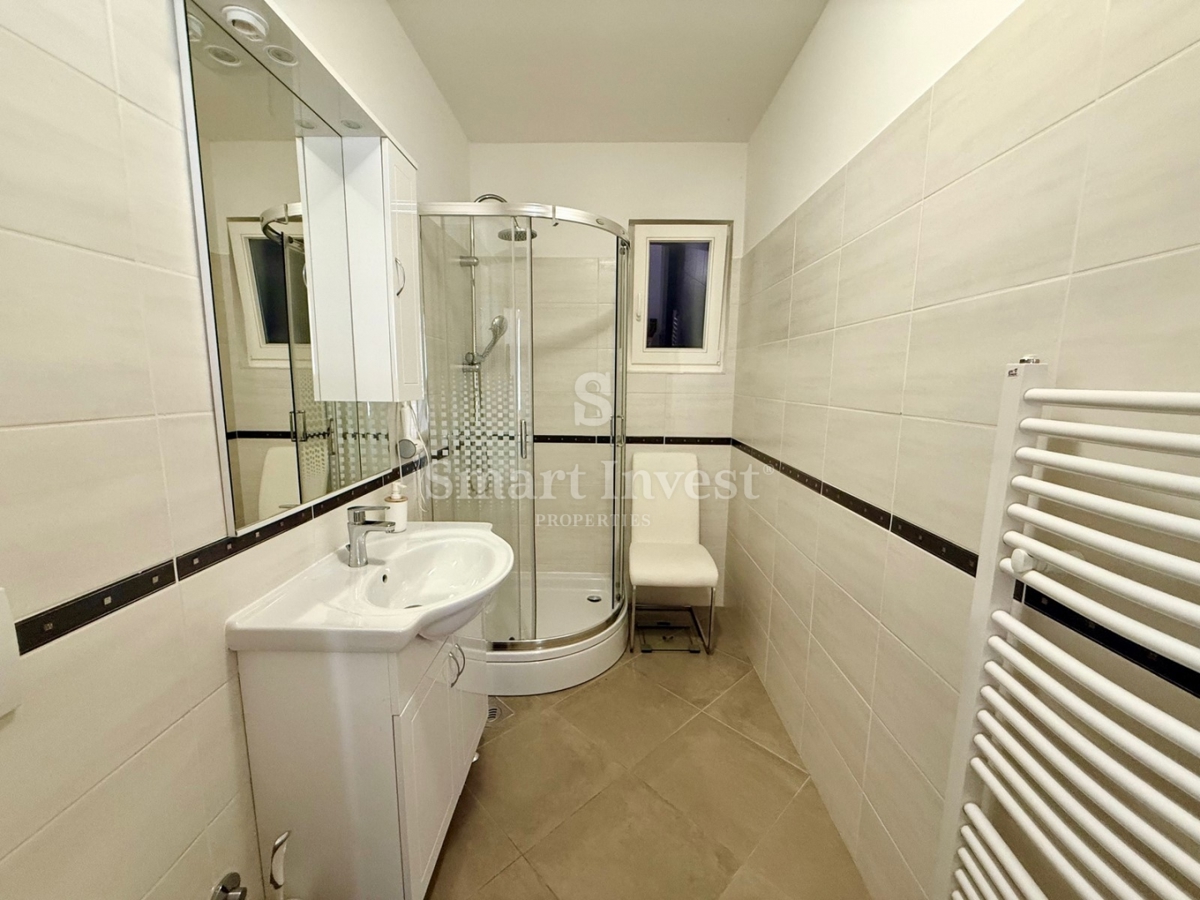 IČIĆI - POLJANE, appartamento con giardino e piscina